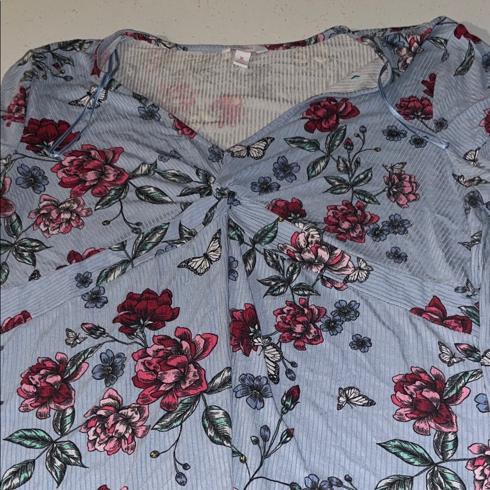 Candie's Gray and Pink Top